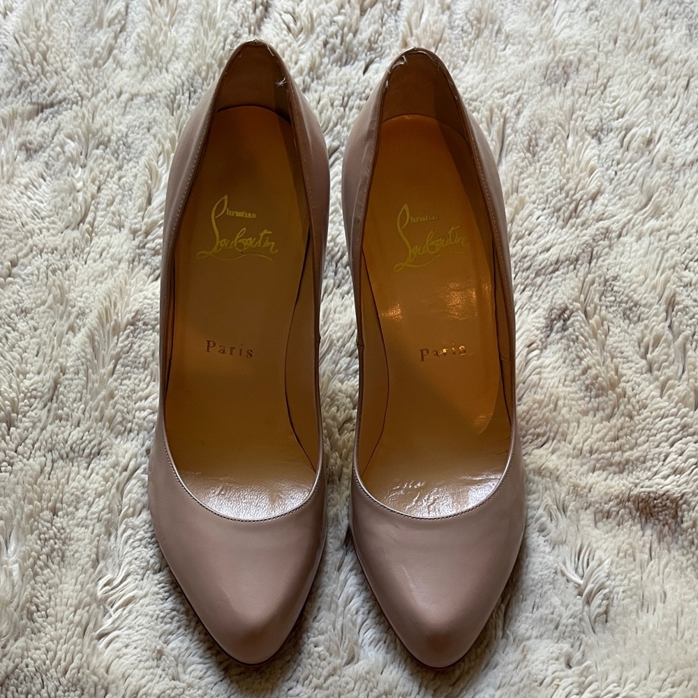 Christian Louboutin Dolly 85 Patent-leather Pumps (Neutral)